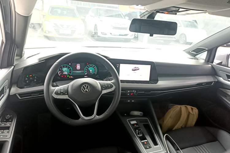 Used Volkswagen Golf 2024 280TSI DSG Pro 50th Anniversary Edition Center Console