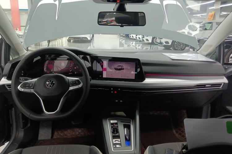 Used Volkswagen Golf 2024 280TSI DSG Pro 50th Anniversary Edition Center Console