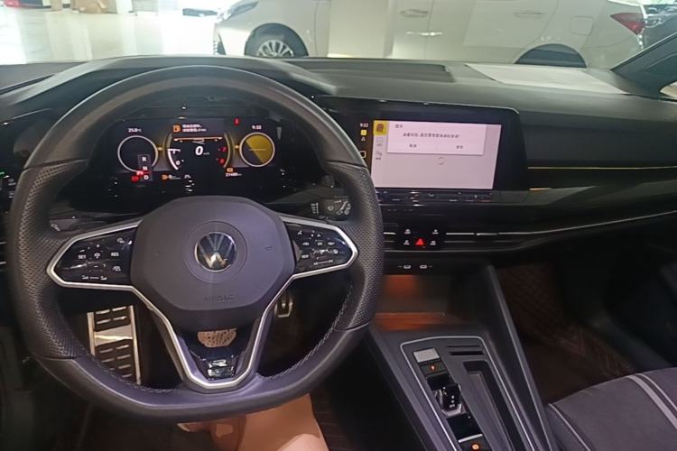 Used Volkswagen Golf 2024 280TSI DSG R-Line 50th Anniversary Edition Center Console