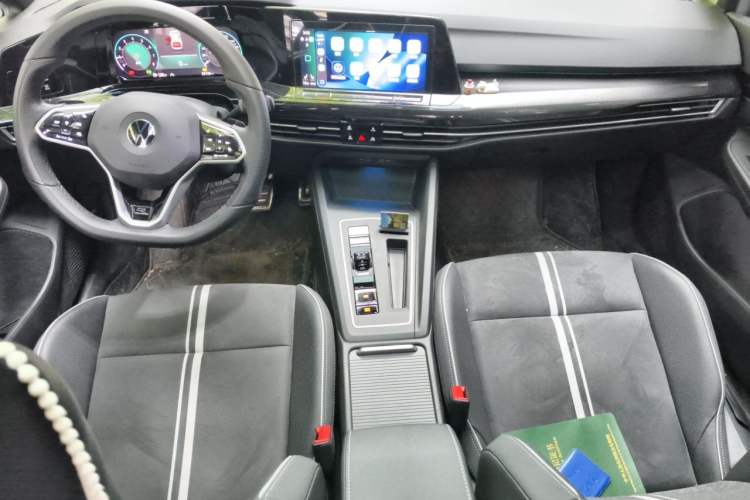 Used Volkswagen Golf 2024 280TSI DSG R-Line 50th Anniversary Edition Center Console