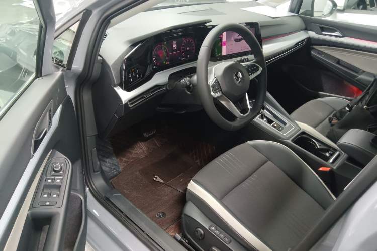 Used Volkswagen Golf 2024 280TSI DSG Pro 50th Anniversary Edition Driver Seat