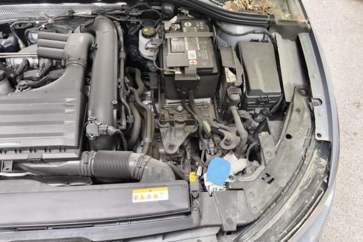 Used Volkswagen Golf 2024 280TSI DSG R-Line 50th Anniversary Edition Engine Bay Left