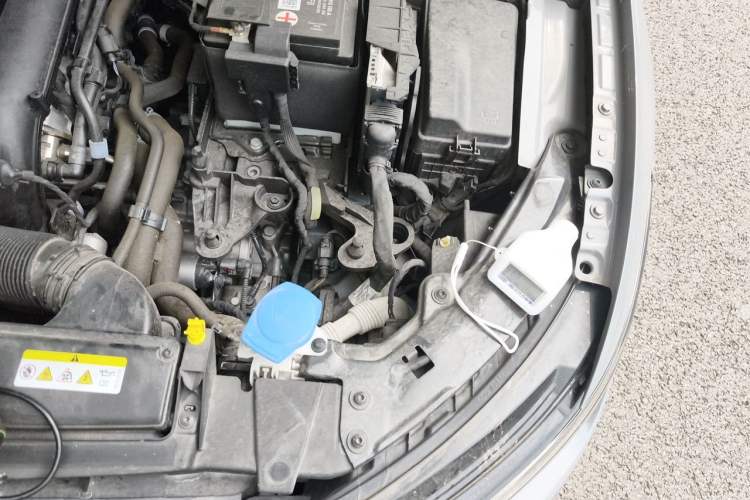 Used Volkswagen Golf 2024 280TSI DSG R-Line 50th Anniversary Edition Engine Bay Left