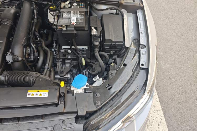Used Volkswagen Golf 2024 280TSI DSG Pro 50th Anniversary Edition Engine Bay Left