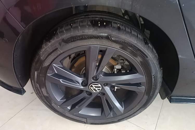 Used Volkswagen Golf 2024 280TSI DSG R-Line 50th Anniversary Edition Exterior 5