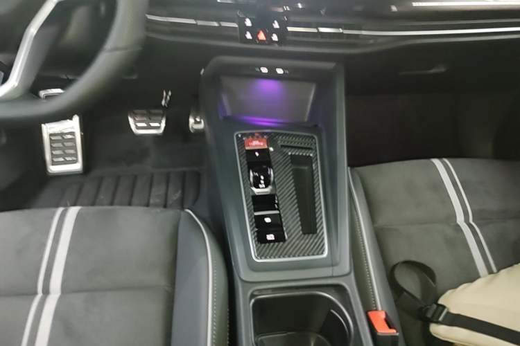 Used Volkswagen Golf 2024 280TSI DSG R-Line 50th Anniversary Edition Gear Lever