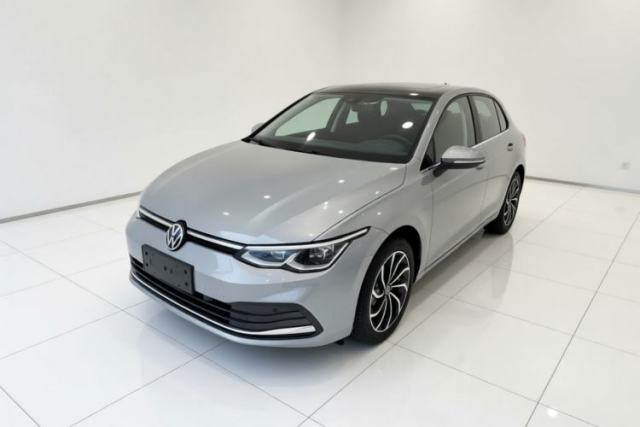 Ojetý Volkswagen Golf 2024 280TSI DSG Pro 50th Anniversary Edition