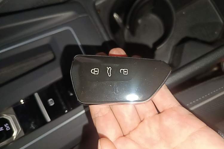 Used Volkswagen Golf 2024 280TSI DSG R-Line 50th Anniversary Edition Interior 1