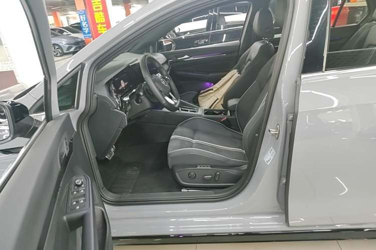 Used Volkswagen Golf 2024 280TSI DSG R-Line 50th Anniversary Edition Left Front Seat