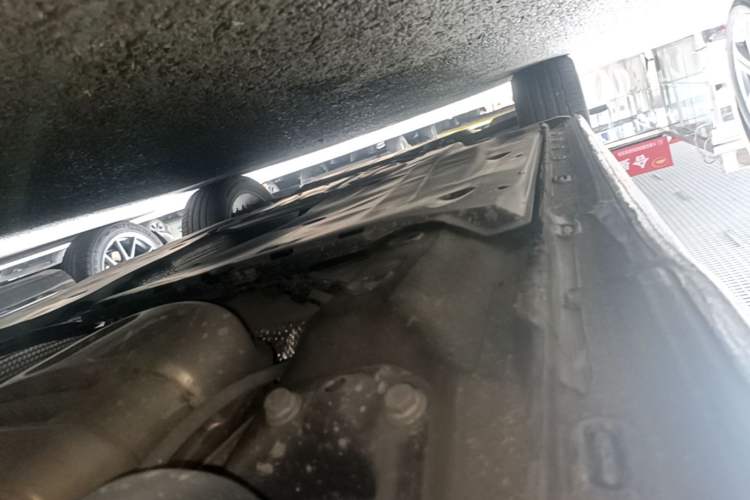 Used Volkswagen Golf 2024 280TSI DSG Pro 50th Anniversary Edition Left Side Sill