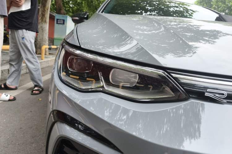 Used Volkswagen Golf 2024 280TSI DSG R-Line 50th Anniversary Edition Right Front Headlight