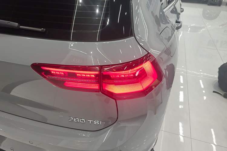 Used Volkswagen Golf 2024 280TSI DSG R-Line 50th Anniversary Edition Right Rear Taillight