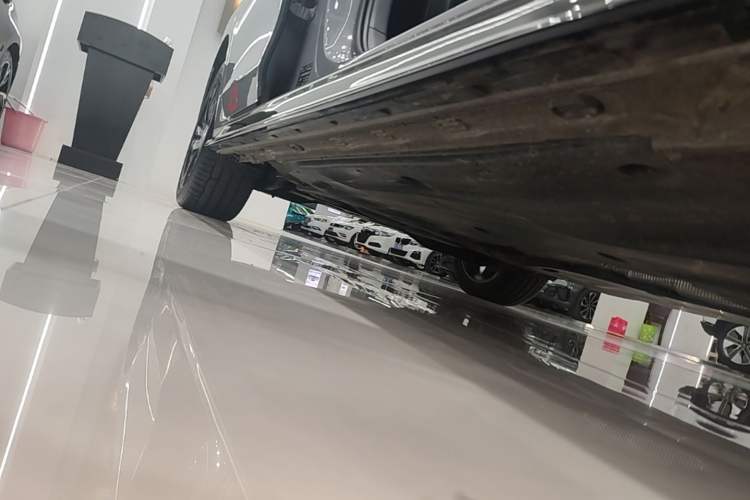 Used Volkswagen Golf 2024 280TSI DSG R-Line 50th Anniversary Edition Right Side Sill