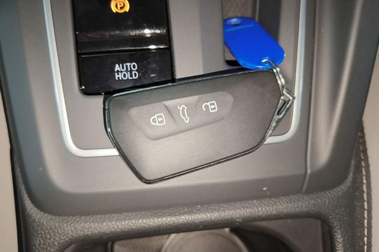 Used Volkswagen Golf 2024 280TSI DSG Pro 50th Anniversary Edition Vehicle Key