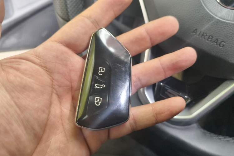 Used Volkswagen Golf 2024 280TSI DSG R-Line 50th Anniversary Edition Vehicle Key