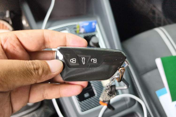 Used Volkswagen Golf 2024 280TSI DSG R-Line 50th Anniversary Edition Vehicle Key