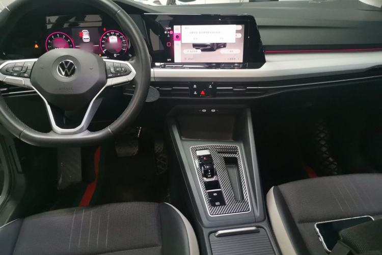 Used Volkswagen Golf 2024 280TSI DSG Pro 50th Anniversary Edition Center Console
