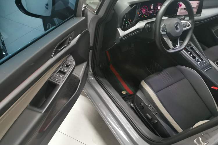 Used Volkswagen Golf 2024 280TSI DSG Pro 50th Anniversary Edition Driver Seat