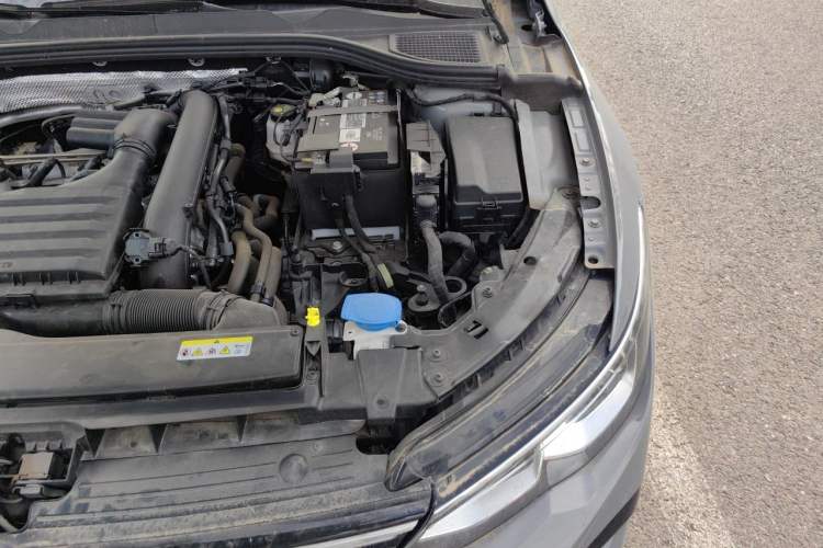 Used Volkswagen Golf 2024 280TSI DSG R-Line 50th Anniversary Edition Engine Bay Left