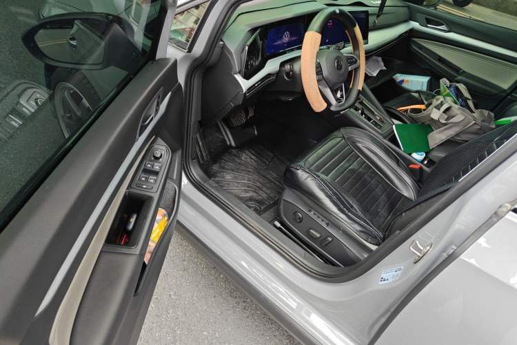 Used Volkswagen Golf 2024 280TSI DSG Pro Enjoyment Edition Interior 3