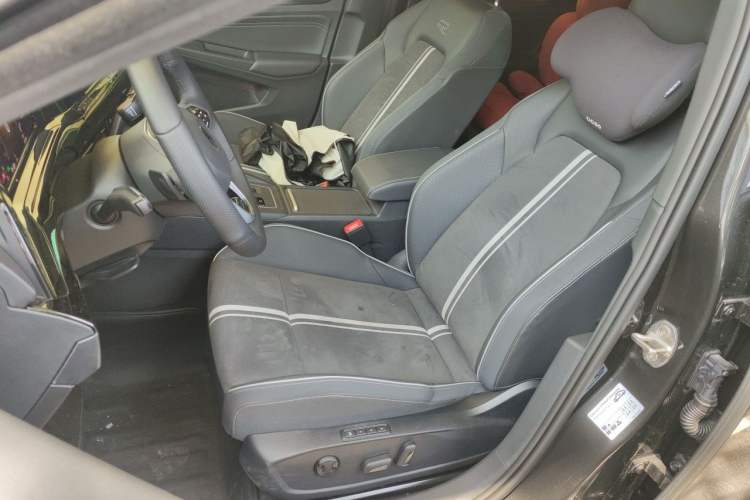 Used Volkswagen Golf 2024 280TSI DSG R-Line 50th Anniversary Edition Left Front Seat