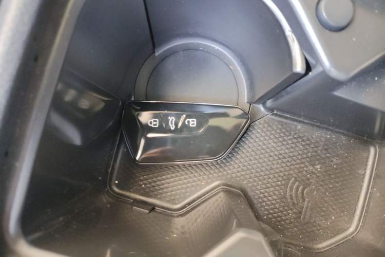 Used Volkswagen Golf 2024 280TSI DSG R-Line 50th Anniversary Edition Vehicle Key