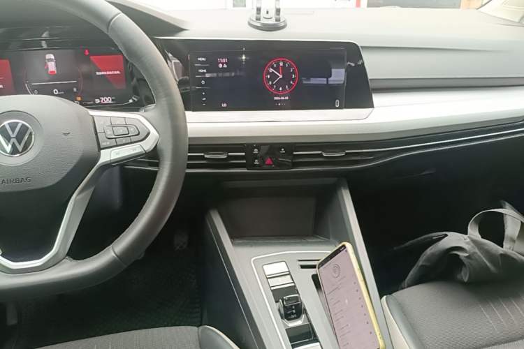 Used Volkswagen Golf 2024 280TSI DSG Pro Enjoyment Edition Audio And AC Panel