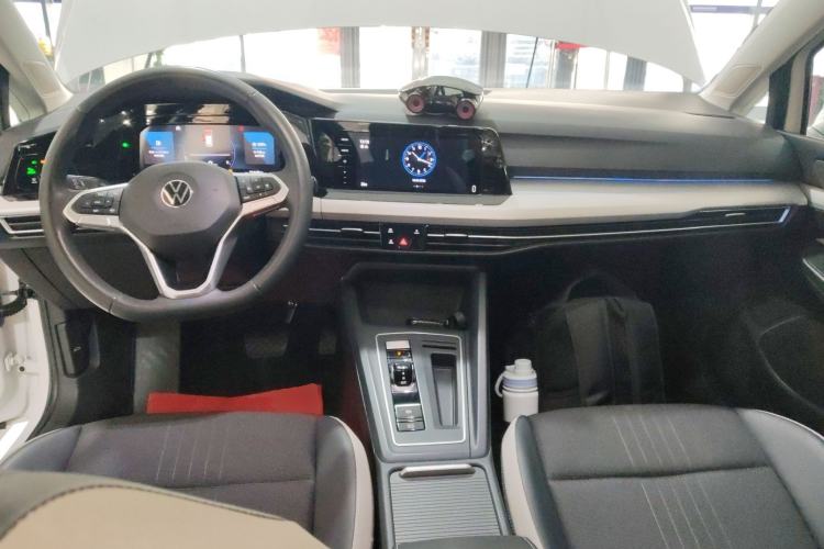 Used Volkswagen Golf 2024 280TSI DSG Pro Enjoyment Edition Center Console