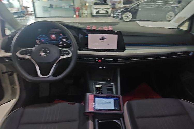 Used Volkswagen Golf 2024 280TSI DSG Pro 50th Anniversary Edition Center Console