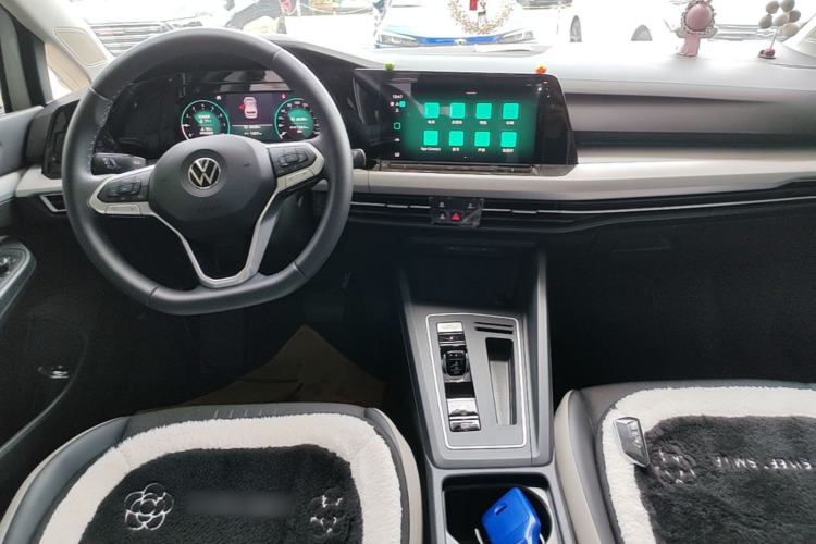 Used Volkswagen Golf 2024 280TSI DSG Pro 50th Anniversary Edition Center Console