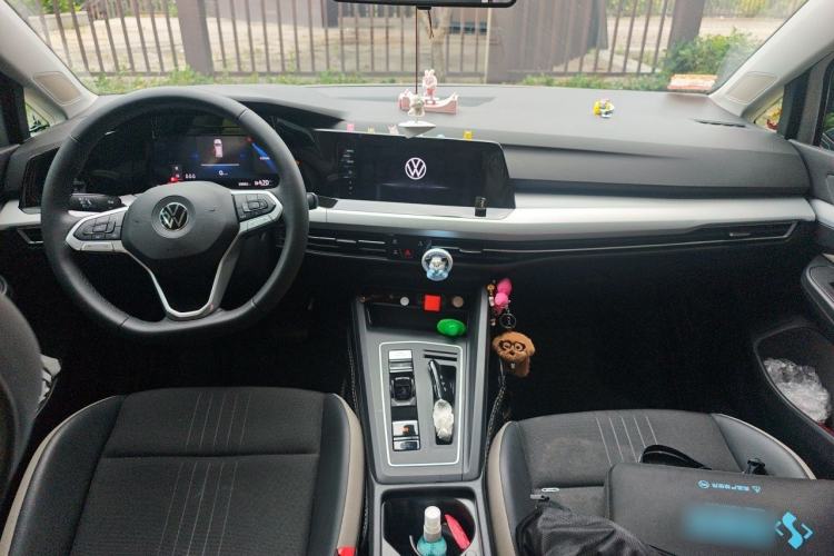 Used Volkswagen Golf 2024 280TSI DSG Pro Enjoyment Edition Center Console