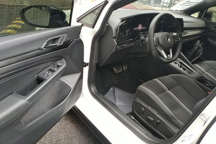 Used Volkswagen Golf 2024 280TSI DSG R-Line 50th Anniversary Edition Driver Seat