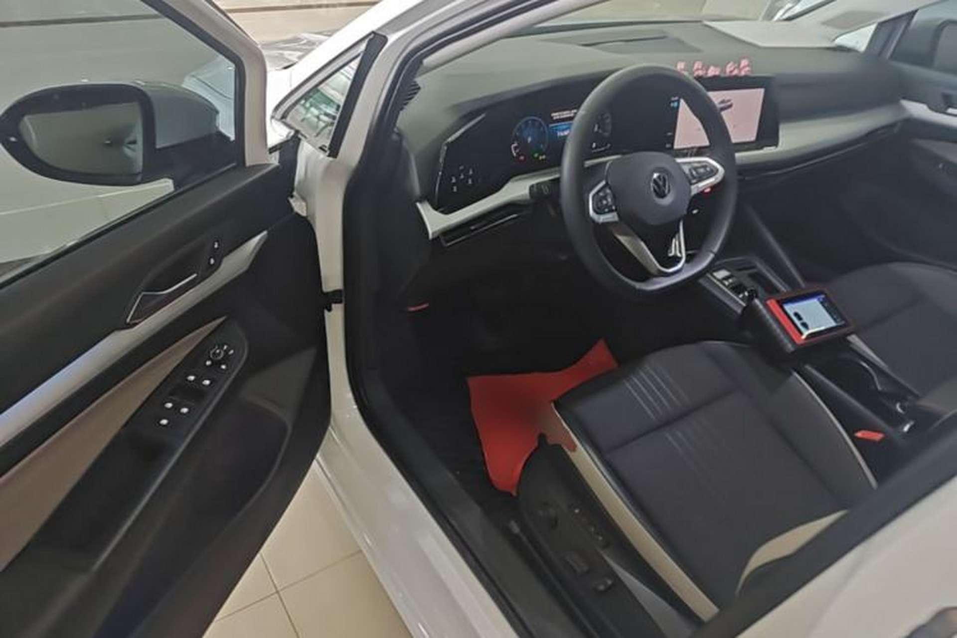 Used Volkswagen Golf 2024 280TSI DSG Pro 50th Anniversary Edition Driver Seat