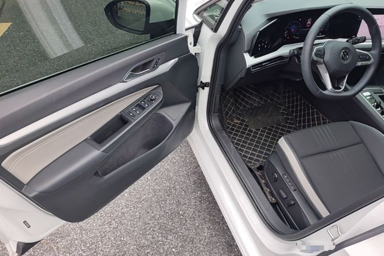 Used Volkswagen Golf 2024 280TSI DSG Pro 50th Anniversary Edition Driver Seat