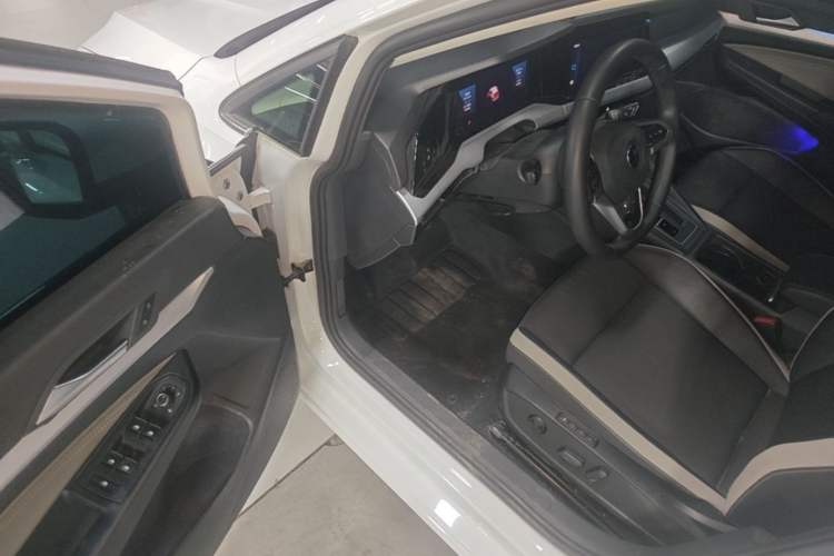 Used Volkswagen Golf 2024 280TSI DSG Pro 50th Anniversary Edition Driver Seat