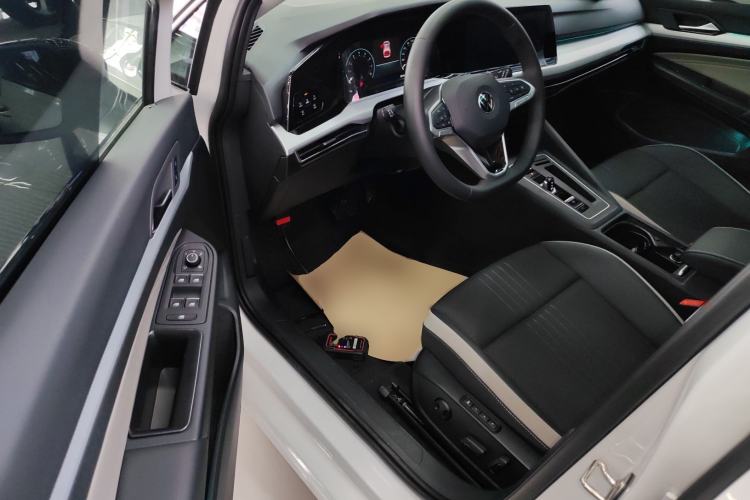 Used Volkswagen Golf 2024 280TSI DSG Pro Enjoyment Edition Driver Seat