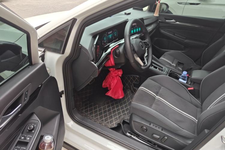 Used Volkswagen Golf 2024 280TSI DSG R-Line 50th Anniversary Edition Driver Seat