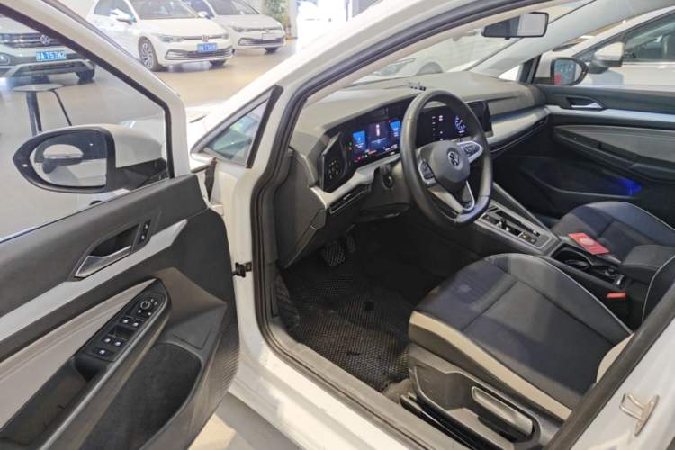 Used Volkswagen Golf 2024 280TSI DSG Pro Enjoyment Edition Driver Seat