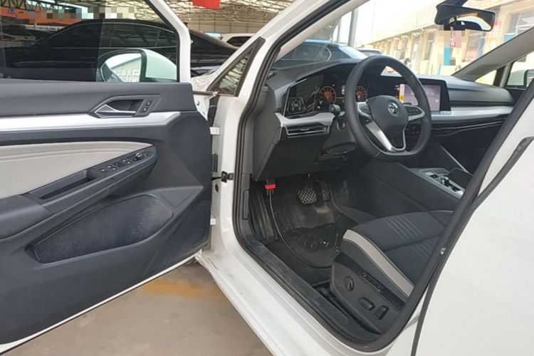 Used Volkswagen Golf 2024 280TSI DSG Pro Expert Edition Driver Seat