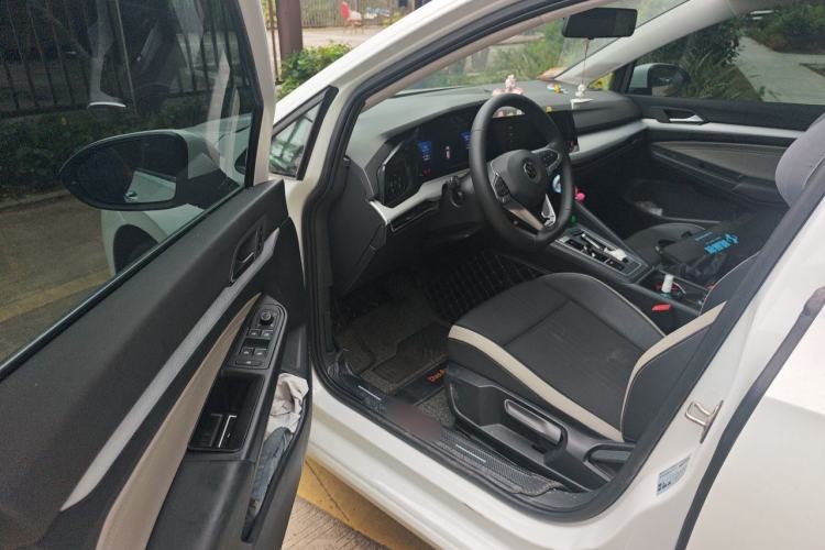 Used Volkswagen Golf 2024 280TSI DSG Pro Enjoyment Edition Driver Seat
