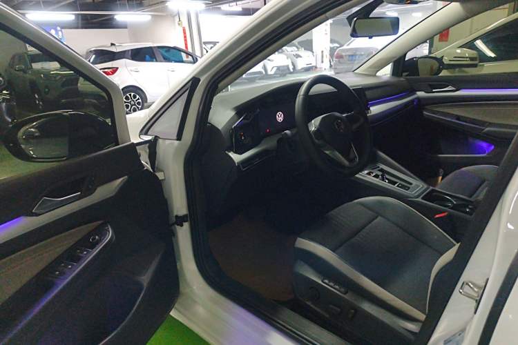 Used Volkswagen Golf 2024 280TSI DSG Pro Enjoyment Edition Driver Seat