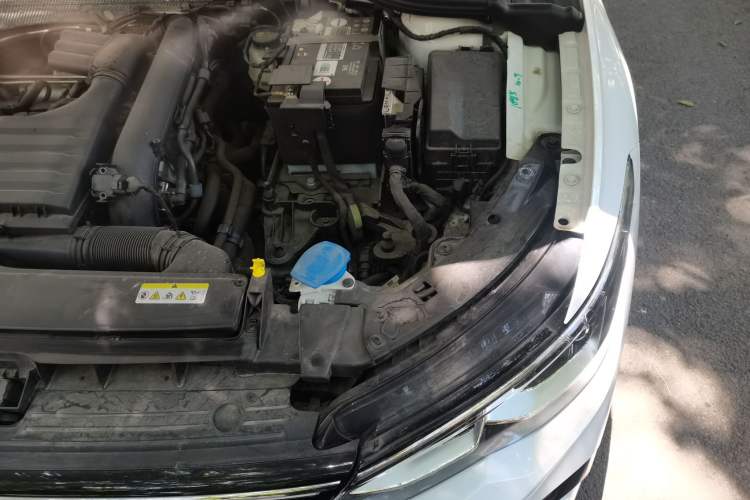 Used Volkswagen Golf 2024 280TSI DSG R-Line 50th Anniversary Edition Engine Bay Left