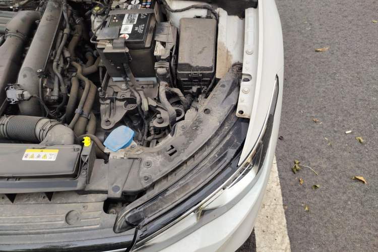 Used Volkswagen Golf 2024 280TSI DSG Pro 50th Anniversary Edition Engine Bay Left