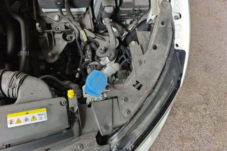 Used Volkswagen Golf 2024 280TSI DSG Pro 50th Anniversary Edition Engine Bay Left