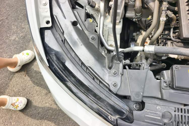 Used Volkswagen Golf 2024 280TSI DSG Pro 50th Anniversary Edition Engine Bay Right