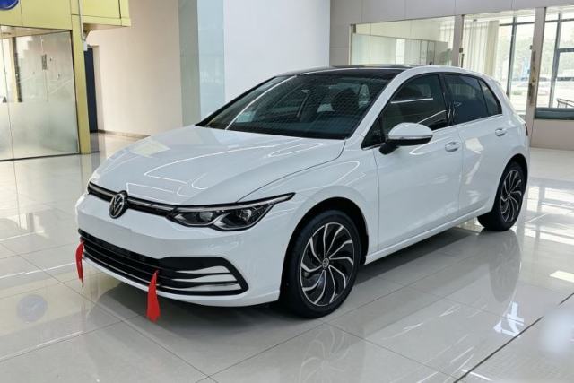 Ojetý Volkswagen Golf 2024 280TSI DSG Pro 50th Anniversary Edition