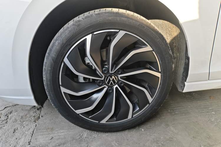 Used Volkswagen Golf 2024 280TSI DSG Pro 50th Anniversary Edition Exterior 4