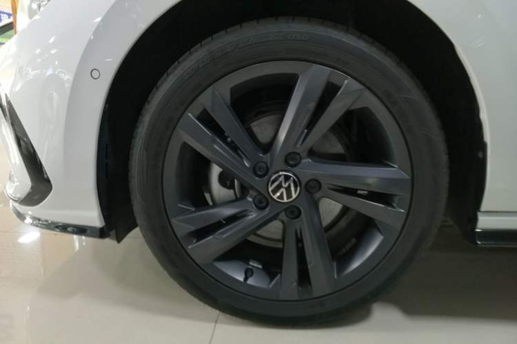 Used Volkswagen Golf 2024 280TSI DSG R-Line 50th Anniversary Edition Exterior 4