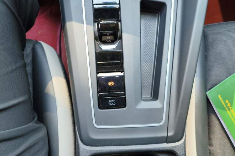 Used Volkswagen Golf 2024 280TSI DSG Pro 50th Anniversary Edition Gear Lever