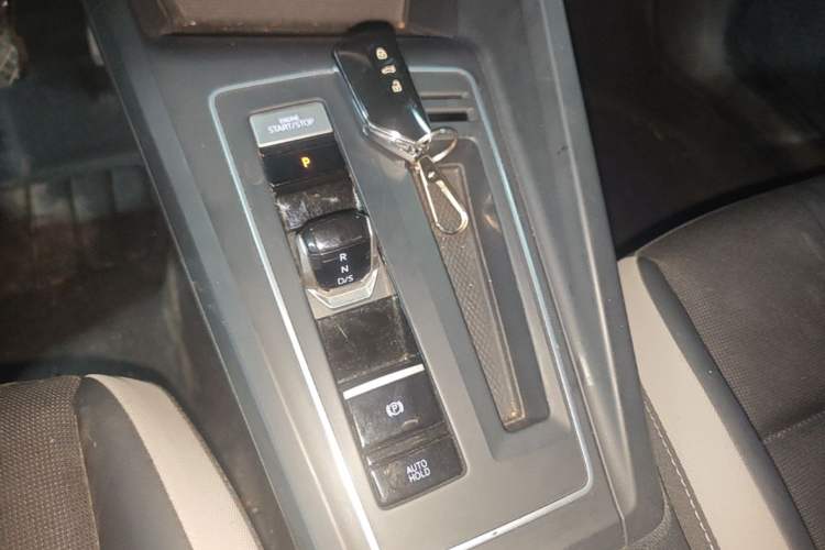 Used Volkswagen Golf 2024 280TSI DSG Pro 50th Anniversary Edition Gear Lever